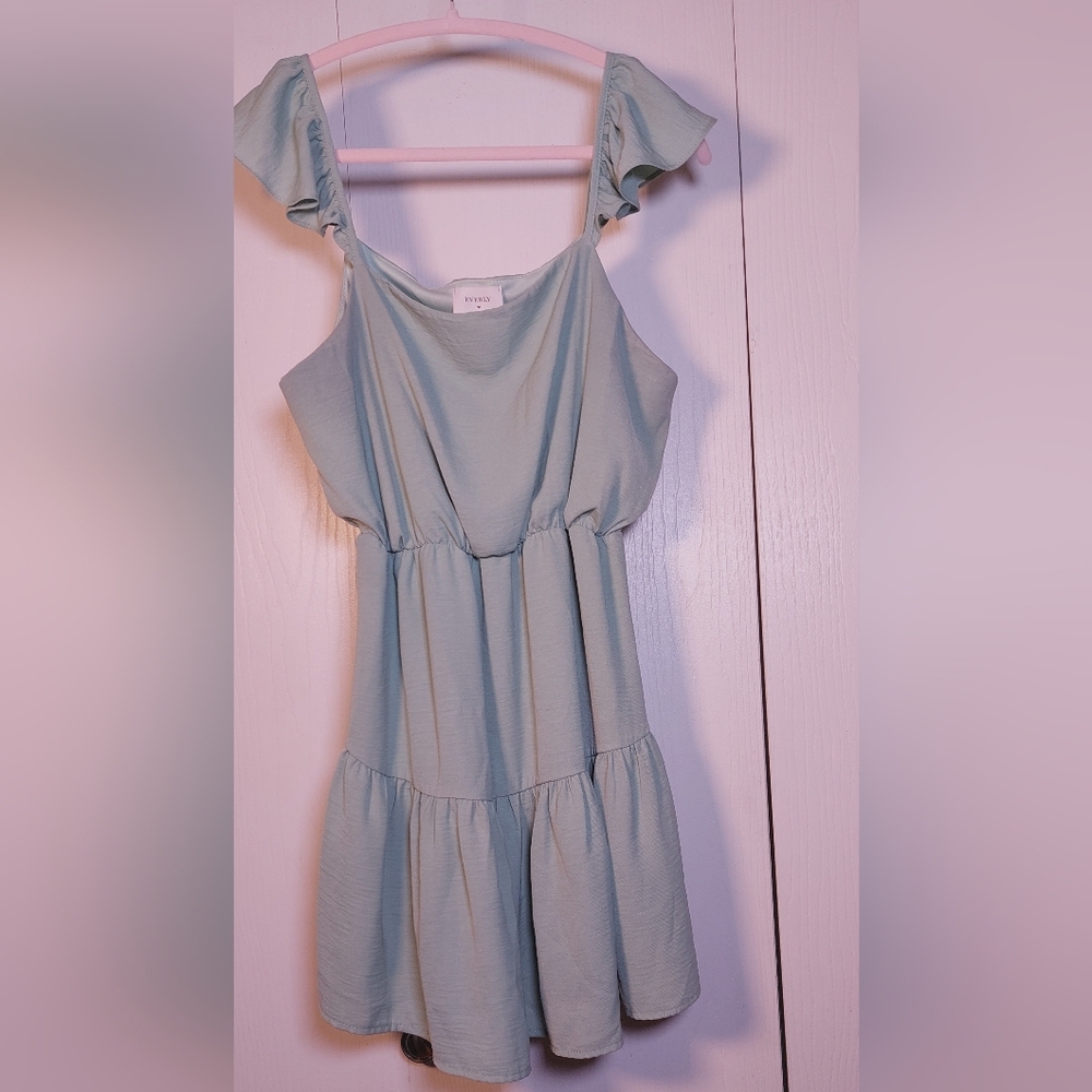 Everly Green Baby Doll Sundress Size Large Lined Ruffle Tiered Skirt Mini Boho - Picture 10 of 10
